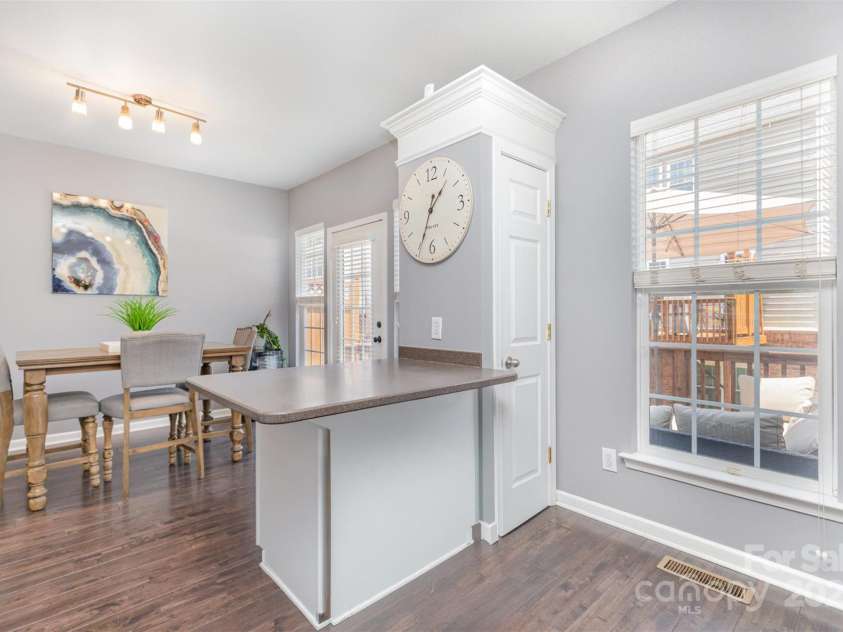 2945 Duvalla Avenue, Charlotte, NC 28209.  MLS# CAR4267594, YatesRealty ID 21465. 