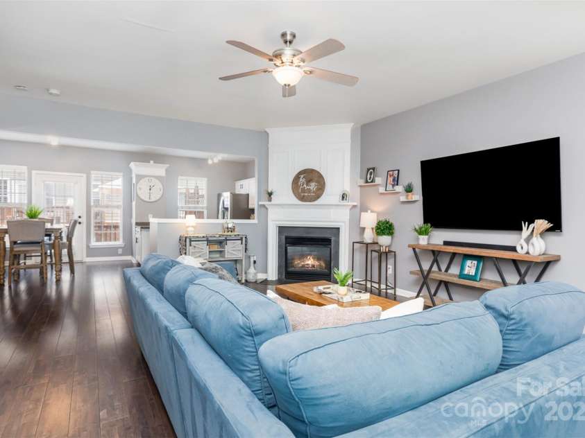 2945 Duvalla Avenue, Charlotte, NC 28209.  MLS# CAR4267594, YatesRealty ID 21465. 