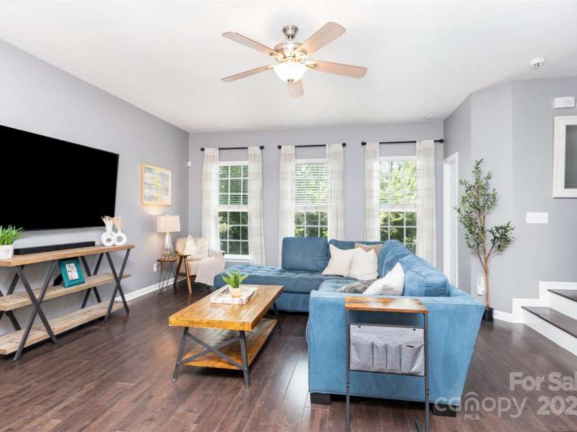 2945 Duvalla Avenue, Charlotte, NC 28209.  MLS# CAR4267594, YatesRealty ID 21465. 