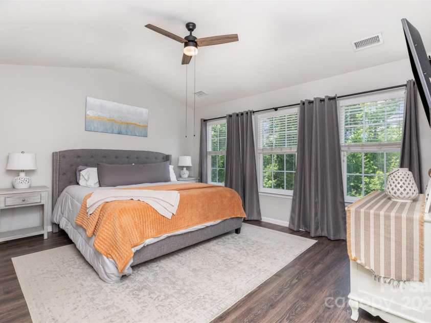 2945 Duvalla Avenue, Charlotte, NC 28209.  MLS# CAR4267594, YatesRealty ID 21465. 
