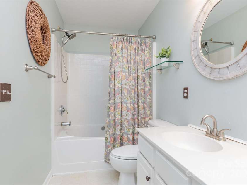 2945 Duvalla Avenue, Charlotte, NC 28209.  MLS# CAR4267594, YatesRealty ID 21465. 