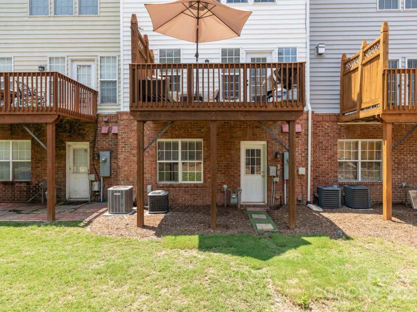 2945 Duvalla Avenue, Charlotte, NC 28209.  MLS# CAR4267594, YatesRealty ID 21465. 
