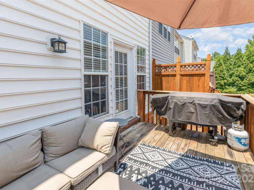 2945 Duvalla Avenue, Charlotte, NC 28209.  MLS# CAR4267594, YatesRealty ID 21465. 