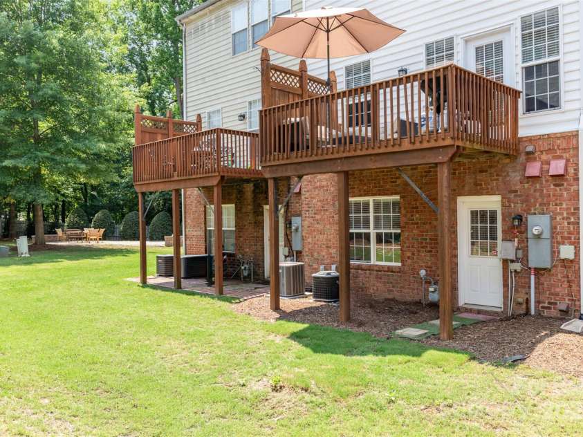 2945 Duvalla Avenue, Charlotte, NC 28209.  MLS# CAR4267594, YatesRealty ID 21465. 