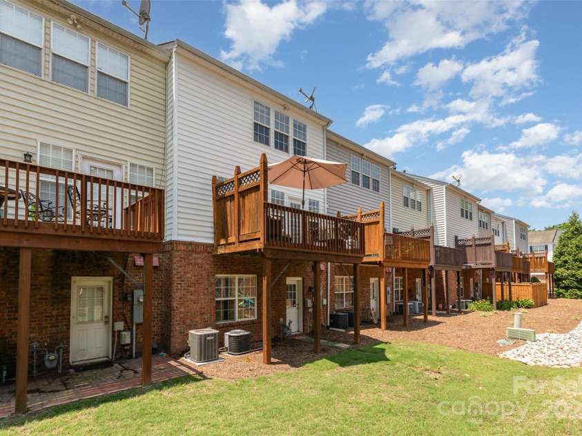 2945 Duvalla Avenue, Charlotte, NC 28209.  MLS# CAR4267594, YatesRealty ID 21465. 