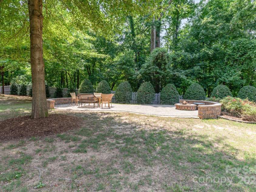 2945 Duvalla Avenue, Charlotte, NC 28209.  MLS# CAR4267594, YatesRealty ID 21465. 