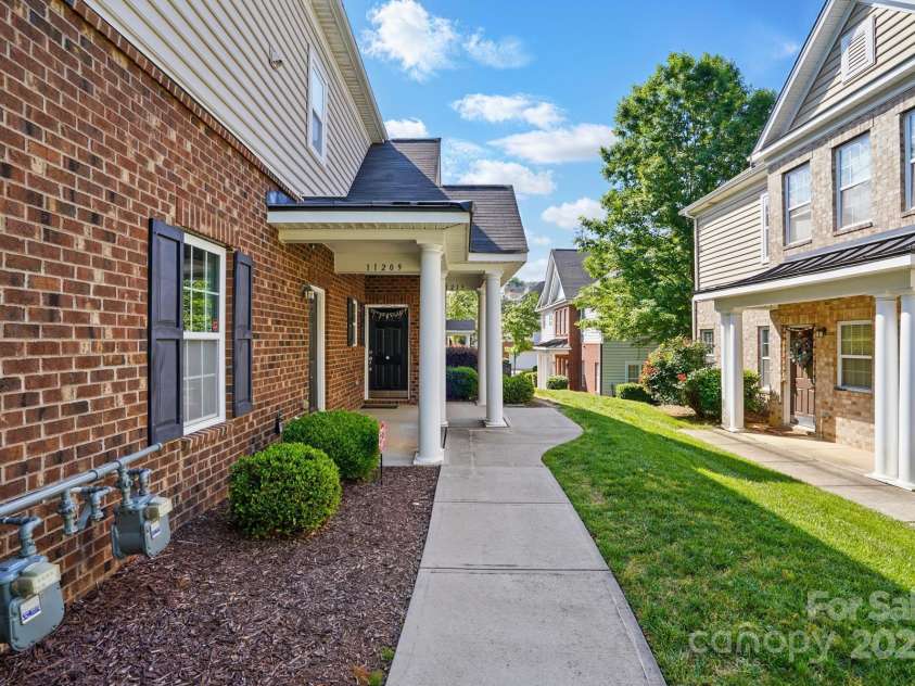 11209 Lazio Lane, Charlotte, NC 28277.  MLS# CAR4258839, YatesRealty ID 21467. 