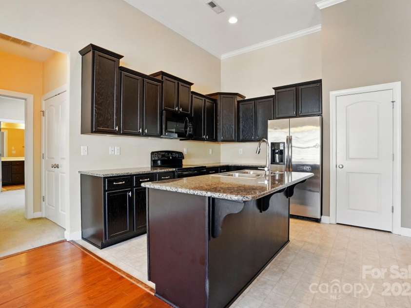 11209 Lazio Lane, Charlotte, NC 28277.  MLS# CAR4258839, YatesRealty ID 21467. 