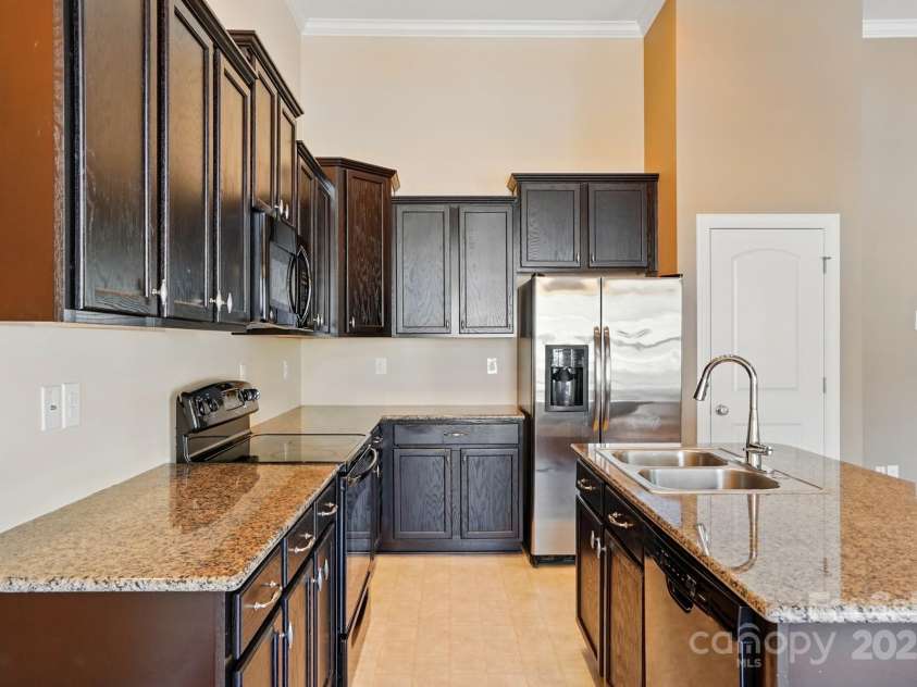 11209 Lazio Lane, Charlotte, NC 28277.  MLS# CAR4258839, YatesRealty ID 21467. 