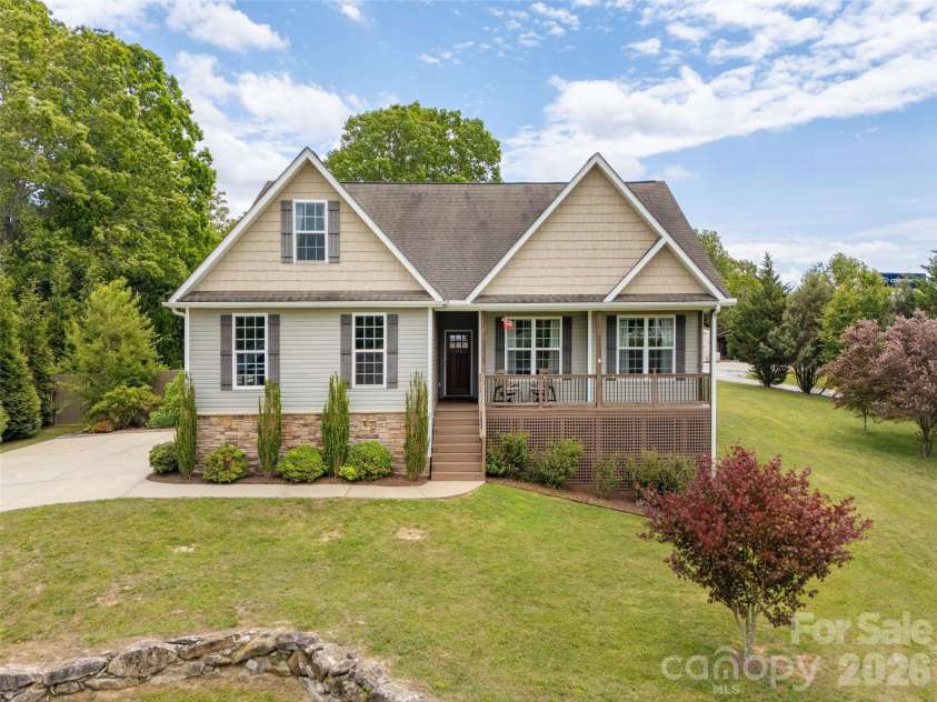132 Beck Creek Circle, Flat Rock, NC 28731.  MLS# CAR4381382, YatesRealty ID 21468. 