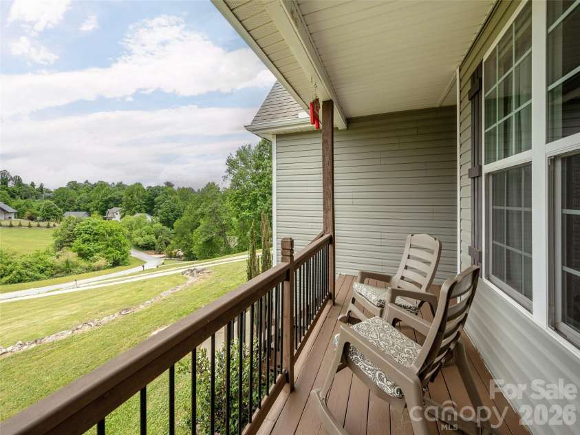 132 Beck Creek Circle, Flat Rock, NC 28731.  MLS# CAR4381382, YatesRealty ID 21468. 