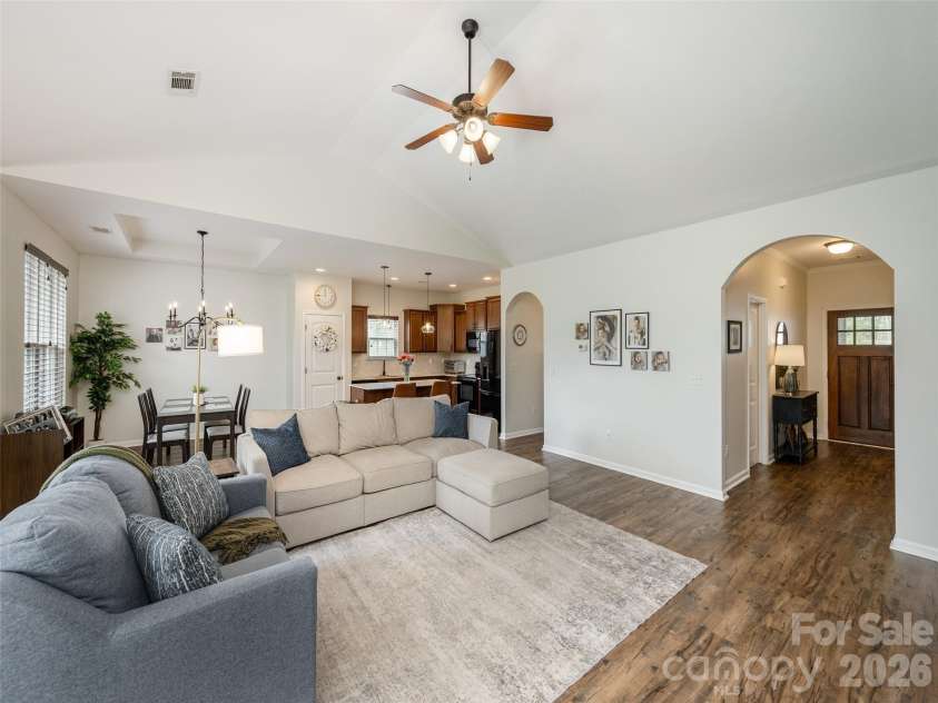 132 Beck Creek Circle, Flat Rock, NC 28731.  MLS# CAR4381382, YatesRealty ID 21468. 