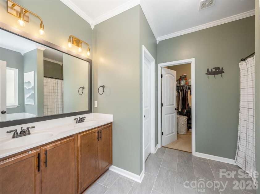 132 Beck Creek Circle, Flat Rock, NC 28731.  MLS# CAR4381382, YatesRealty ID 21468. 