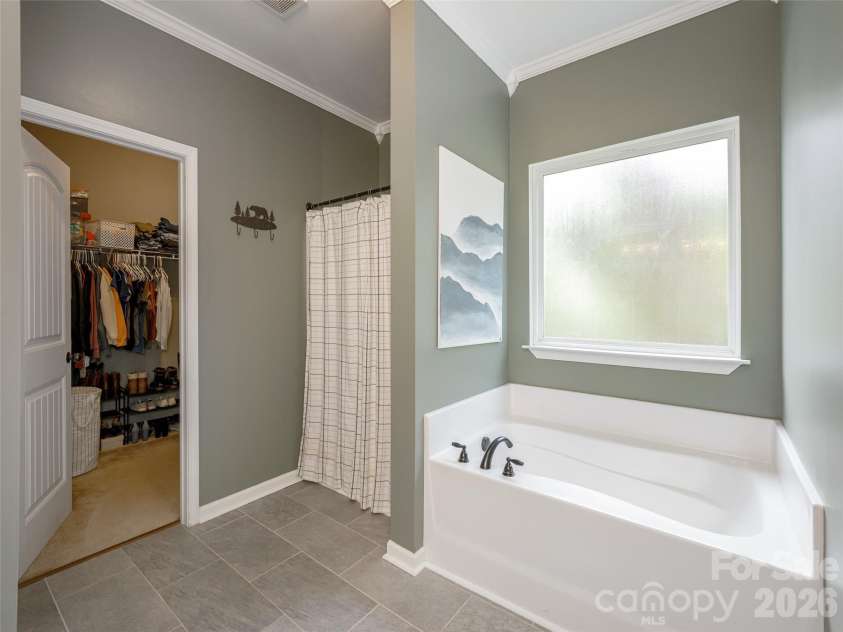 132 Beck Creek Circle, Flat Rock, NC 28731.  MLS# CAR4381382, YatesRealty ID 21468. 