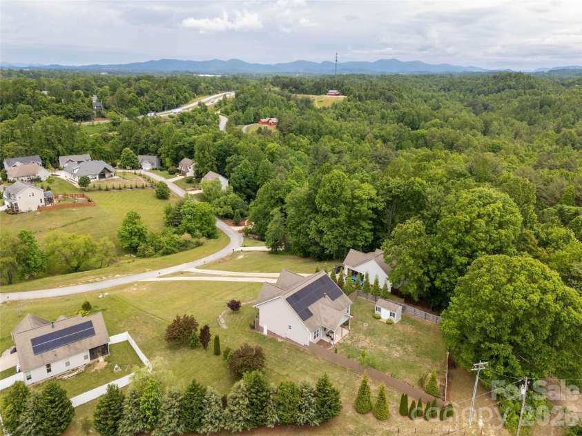 132 Beck Creek Circle, Flat Rock, NC 28731.  MLS# CAR4381382, YatesRealty ID 21468. 