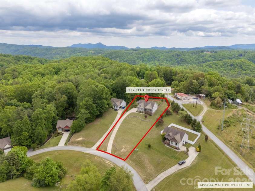 132 Beck Creek Circle, Flat Rock, NC 28731.  MLS# CAR4381382, YatesRealty ID 21468. 
