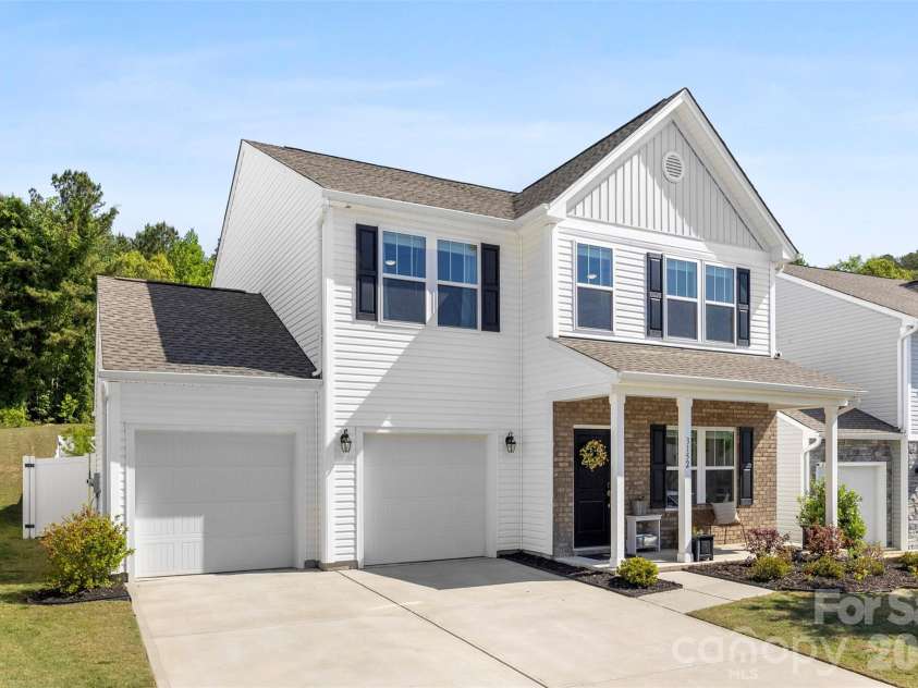3152 Pinehills Way, Mount Holly, NC 28120.  MLS# CAR4372181, YatesRealty ID 21469. 