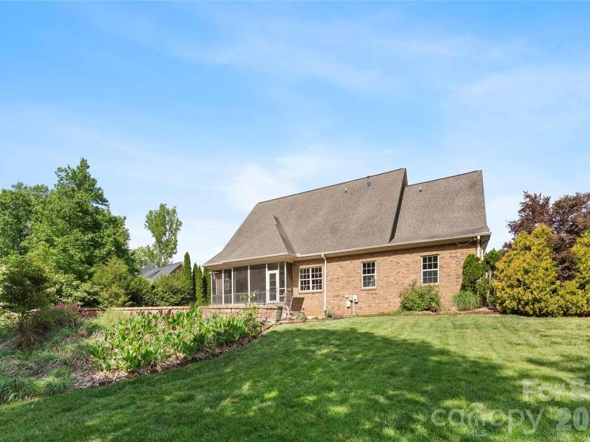 5441 Grayson Ridge Court, Gastonia, NC 28056.  MLS# CAR4374445, YatesRealty ID 21470. 