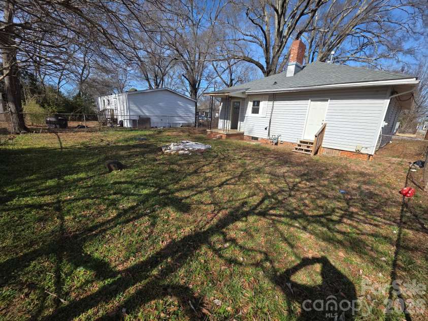 572 2nd Street, Chester, SC 29706.  MLS# CAR4350895, YatesRealty ID 21471. 
