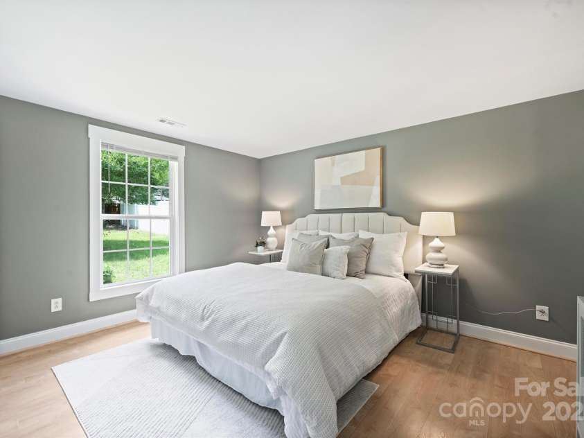 11539 Five Cedars Road, Charlotte, NC 28226.  MLS# CAR4271539, YatesRealty ID 21472. Primary bedroom