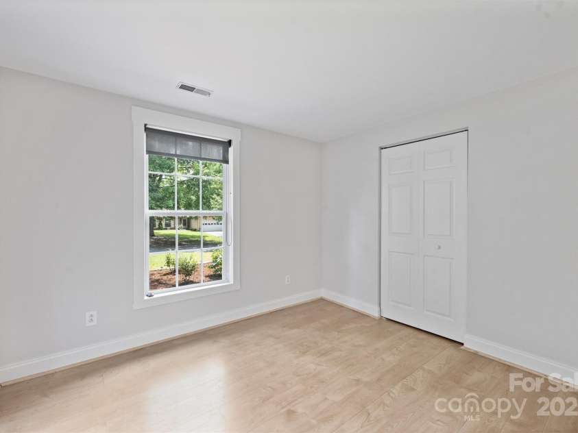 11539 Five Cedars Road, Charlotte, NC 28226.  MLS# CAR4271539, YatesRealty ID 21472. Secondary Bedroom