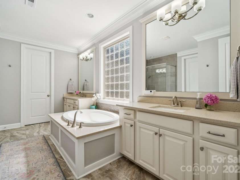 11412 Preservation Lane, Charlotte, NC 28278.  MLS# CAR4271558, YatesRealty ID 21473. 