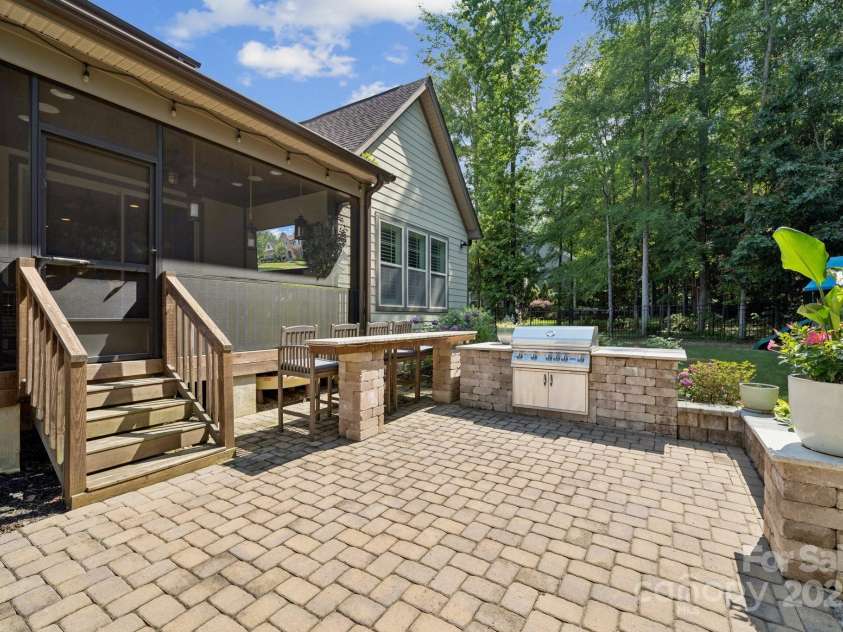 11412 Preservation Lane, Charlotte, NC 28278.  MLS# CAR4271558, YatesRealty ID 21473. 