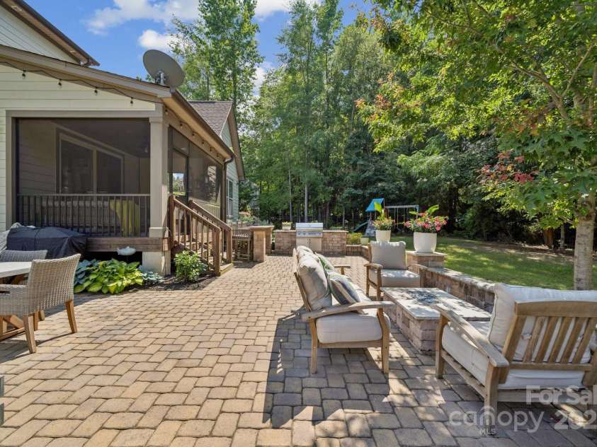 11412 Preservation Lane, Charlotte, NC 28278.  MLS# CAR4271558, YatesRealty ID 21473. 