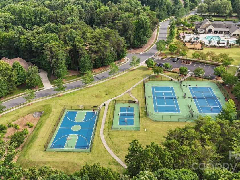 11412 Preservation Lane, Charlotte, NC 28278.  MLS# CAR4271558, YatesRealty ID 21473. Sport courts