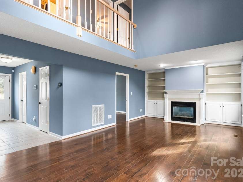 22 31st Avenue Court, Hickory, NC 28601.  MLS# CAR4351108, YatesRealty ID 21474. 