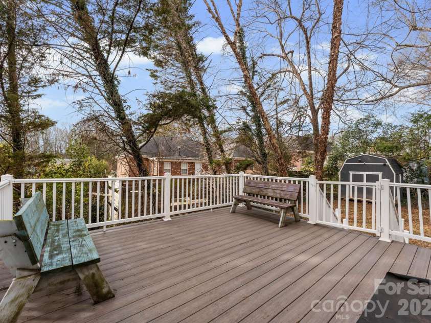 22 31st Avenue Court, Hickory, NC 28601.  MLS# CAR4351108, YatesRealty ID 21474. 