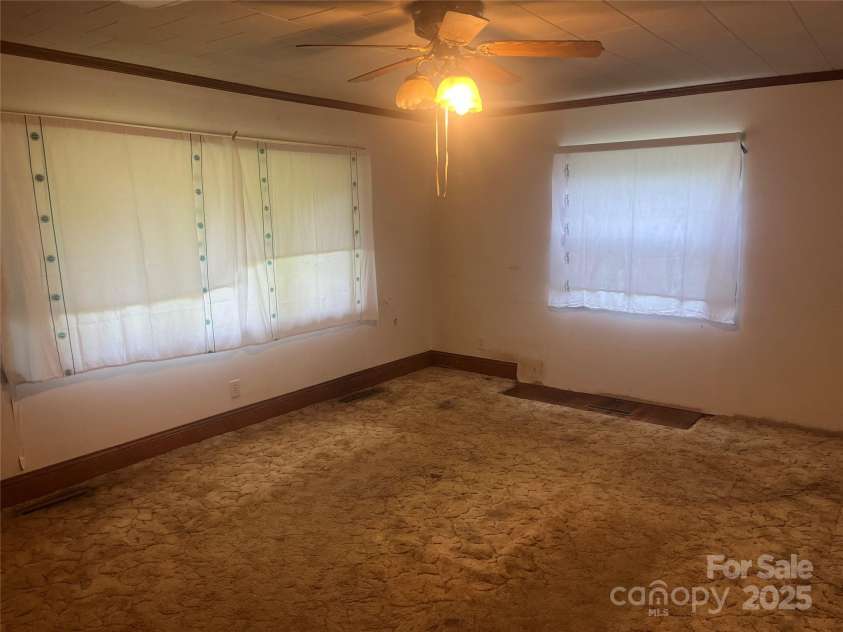 9314 Seymour Lane, Davidson, NC 28036.  MLS# CAR4270523, YatesRealty ID 21476. 