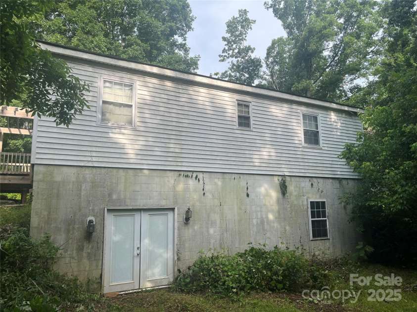 9314 Seymour Lane, Davidson, NC 28036.  MLS# CAR4270523, YatesRealty ID 21476. 