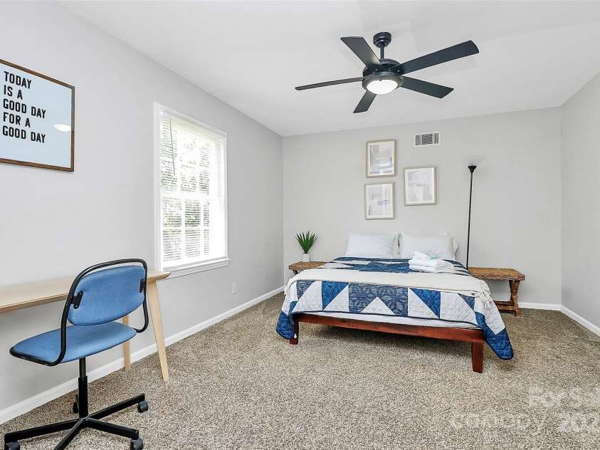 3909 Woodbriar Trail, Charlotte, NC 28205.  MLS# CAR4273378, YatesRealty ID 21478. 