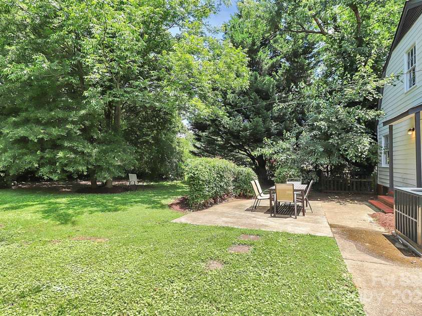 3909 Woodbriar Trail, Charlotte, NC 28205.  MLS# CAR4273378, YatesRealty ID 21478. 