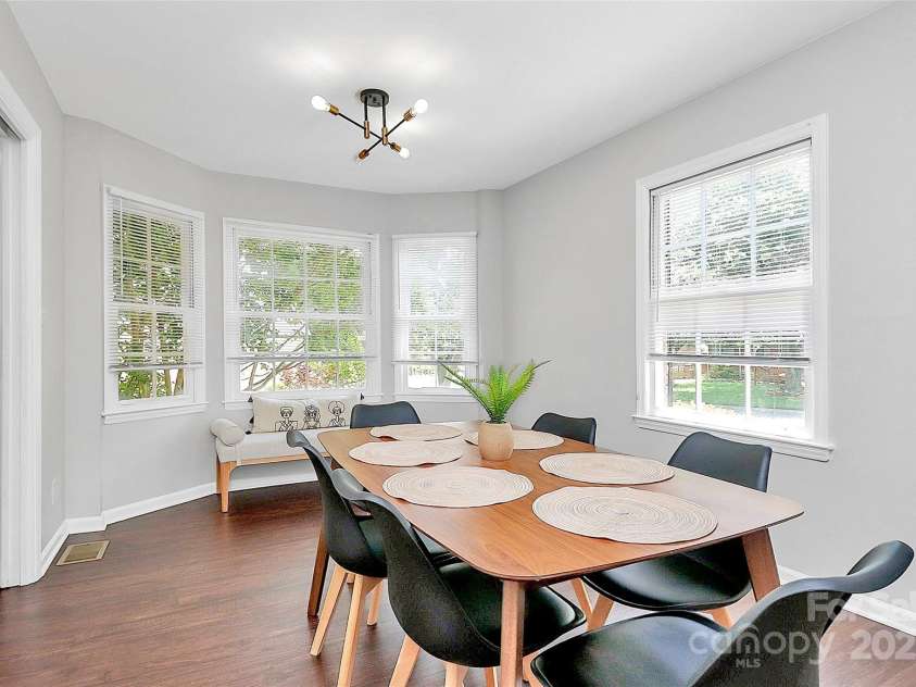 3909 Woodbriar Trail, Charlotte, NC 28205.  MLS# CAR4273378, YatesRealty ID 21478. Dining room