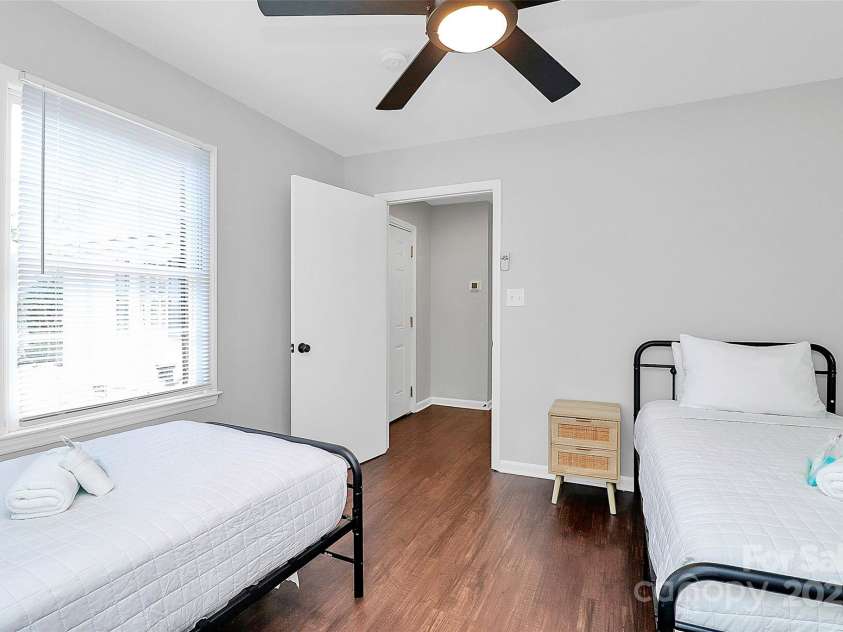 3909 Woodbriar Trail, Charlotte, NC 28205.  MLS# CAR4273378, YatesRealty ID 21478. Downstairs secondary