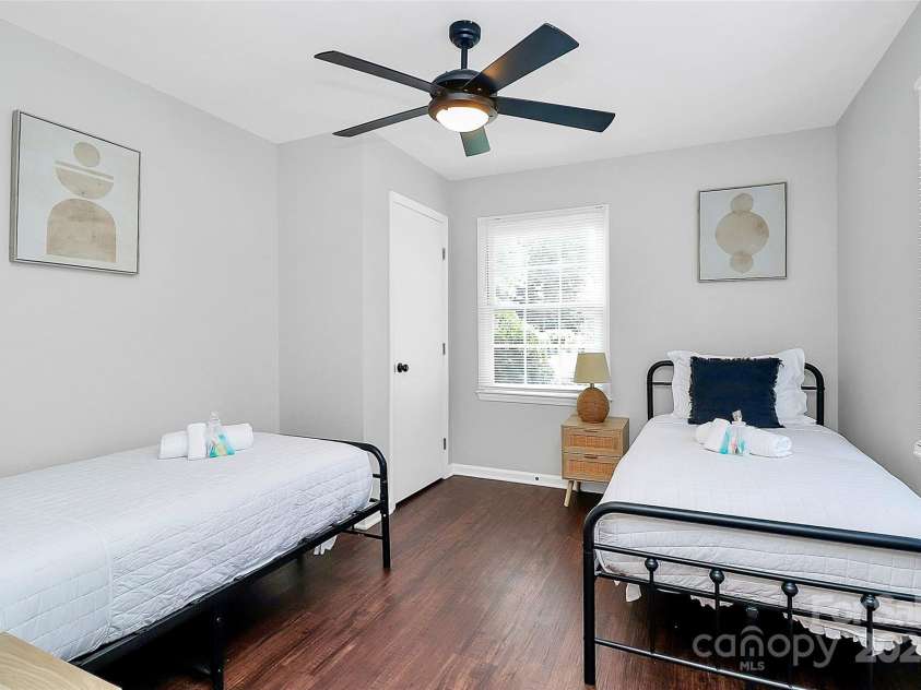 3909 Woodbriar Trail, Charlotte, NC 28205.  MLS# CAR4273378, YatesRealty ID 21478. Downstairs secondary