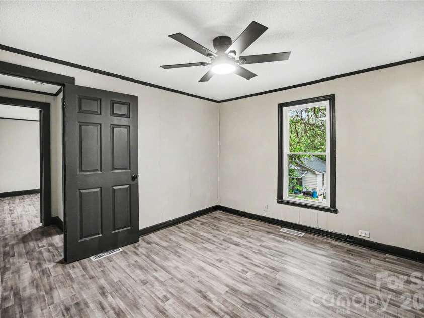 502 Allison Avenue, Gastonia, NC 28052.  MLS# CAR4376525, YatesRealty ID 21478. 