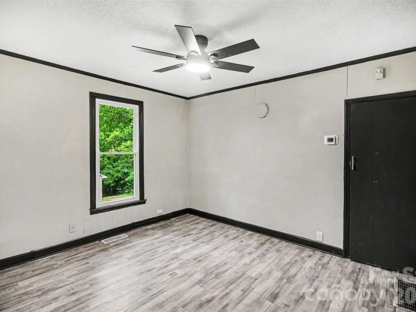 502 Allison Avenue, Gastonia, NC 28052.  MLS# CAR4376525, YatesRealty ID 21478. 