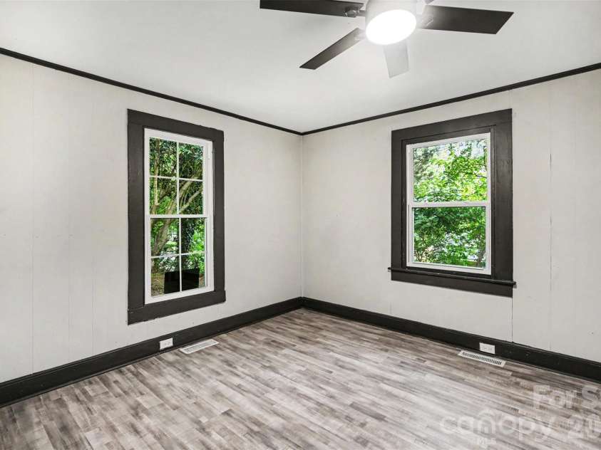 502 Allison Avenue, Gastonia, NC 28052.  MLS# CAR4376525, YatesRealty ID 21478. 