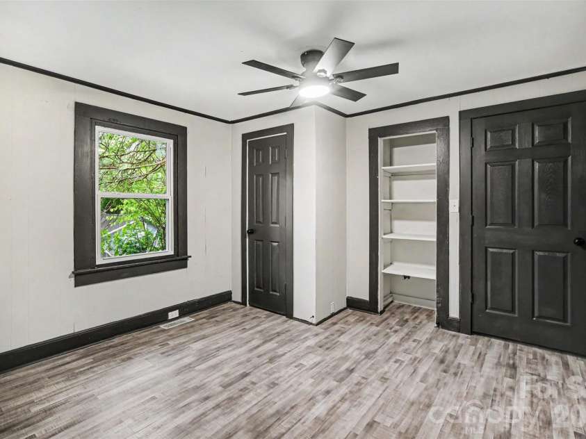 502 Allison Avenue, Gastonia, NC 28052.  MLS# CAR4376525, YatesRealty ID 21478. 
