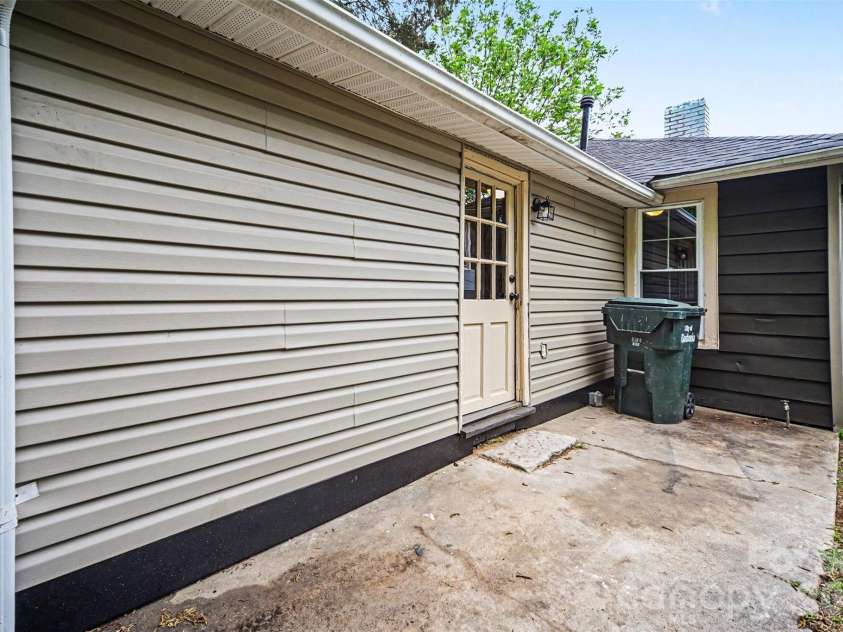502 Allison Avenue, Gastonia, NC 28052.  MLS# CAR4376525, YatesRealty ID 21478. 