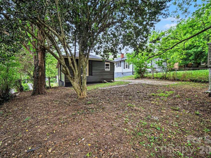 502 Allison Avenue, Gastonia, NC 28052.  MLS# CAR4376525, YatesRealty ID 21478. 