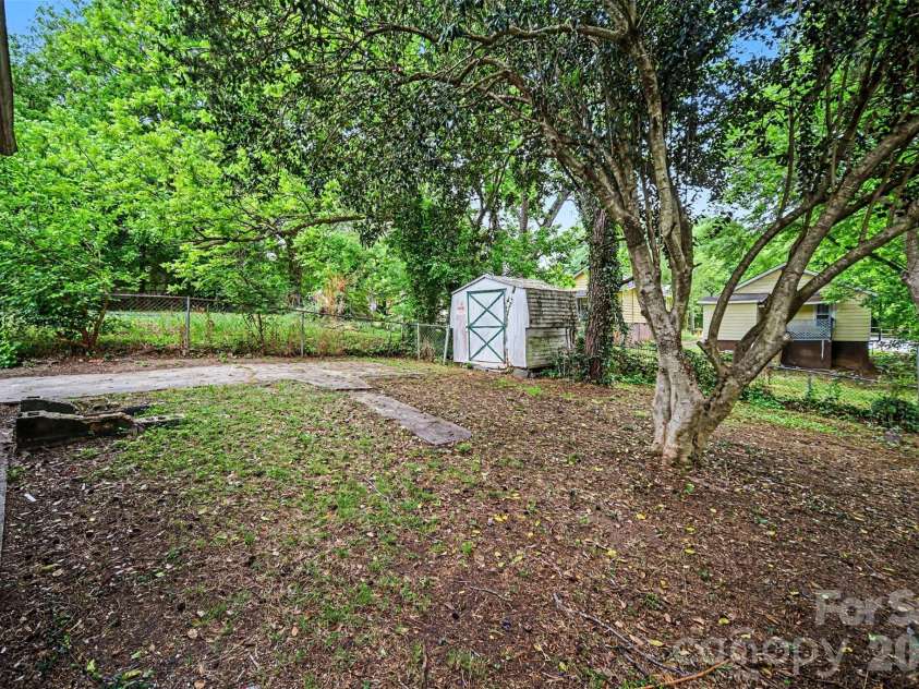 502 Allison Avenue, Gastonia, NC 28052.  MLS# CAR4376525, YatesRealty ID 21478. 