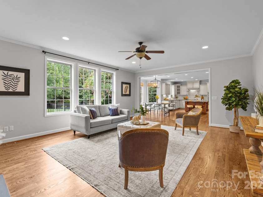 3206 Lakehurst Crossing, Matthews, NC 28104.  MLS# CAR4259492, YatesRealty ID 21479. Family Room