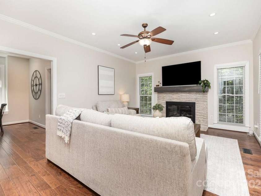 205 Rosedale Lane, Matthews, NC 28105.  MLS# CAR4272430, YatesRealty ID 21480. 