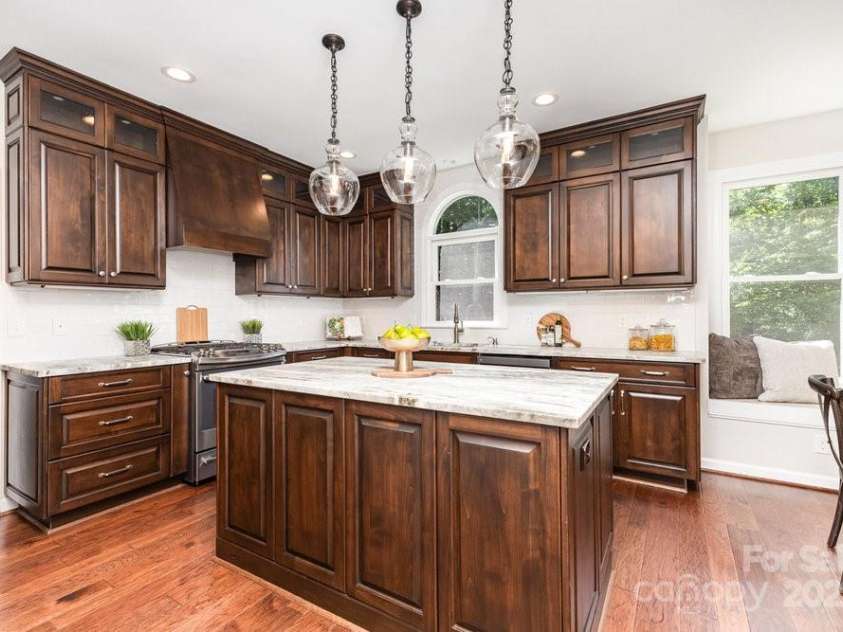 205 Rosedale Lane, Matthews, NC 28105.  MLS# CAR4272430, YatesRealty ID 21480. 