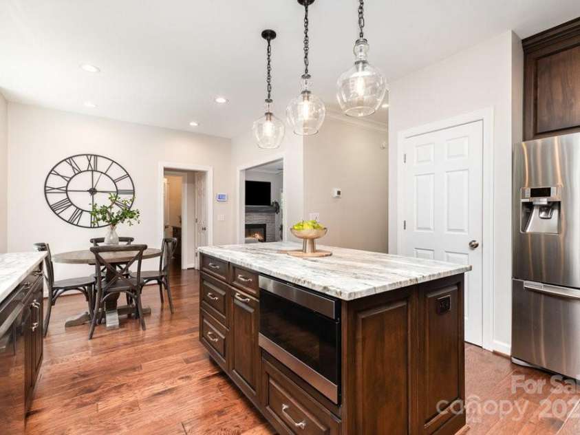 205 Rosedale Lane, Matthews, NC 28105.  MLS# CAR4272430, YatesRealty ID 21480. 