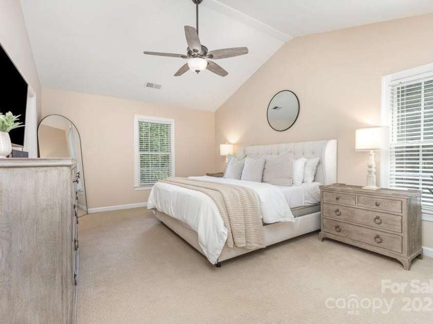 205 Rosedale Lane, Matthews, NC 28105.  MLS# CAR4272430, YatesRealty ID 21480. 